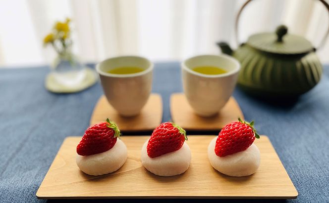 【青蓮寺産苺使用】冬季限定・採れたて苺の「桜いちご大福」（20個入） いちご大福 冬季限定 採れたて 苺 イチゴ いちご 桜餡 桜 さくら 桜の香り 甘酸っぱい 青蓮寺 三重県 名張市