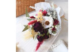 【母の日】プレミアムドライフラワー・ブーケ　ココガーネット＜お届け日：2026年5/4～5/10 当店おまかせ ＞母の日カード付き【 母の日 ギフト アレンジ 花 贈り物 大阪府 門真市 】 272230_BG137