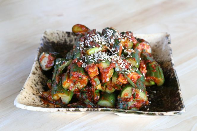 韓国料理ジャーメの無添加キムチの三種詰合せ（白菜１ｋｇ、カクテキ(大根）１ｋｇ、きゅうり８００ｇ） SWCP001-b