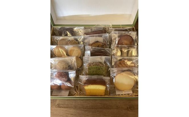 PATISSERIE　3104　季節の焼菓子詰め合わせ（１５個入り）
