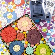 【ふるさと納税限定】となりの開花堂 お花のクッキー缶 クラシック(トレカ付き)[ 京都 アーティスト 村上隆 カイカイキキ スイーツ クッキー お菓子 おいしい 人気 おすすめ 取り寄せ 通販 送料無料 ふるさと納税 ] 261009_KA035