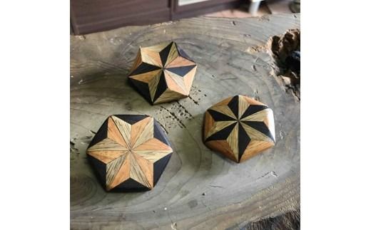 ※麻の葉よせ木　ブローチ ◇