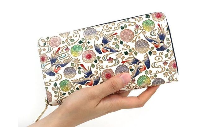 【文庫屋大関】 大容量　ぐるっとファスナーの長財布　花鳥【皮革工芸品】 ファッション小物 民芸品 