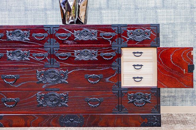 仙台箪笥 130巾横長箪笥 拭き漆塗り KC-12B （申込書返送後、1ヶ月～6ヶ月程度でお届け） 欅産業 たんす 家具 収納 インテリア [欅産業 仙台箪笥 タンス たんす 高級 工芸品 伝統]|06_kyk-730301