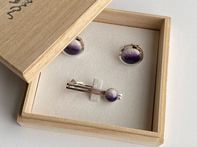 藤色の七宝焼ネクタイピン(丸)＆カフスセット