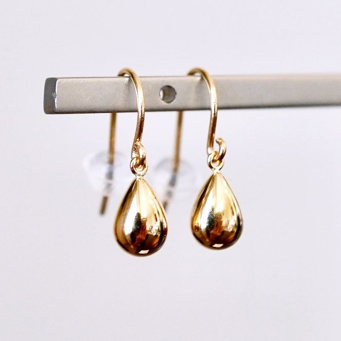 K18(18金) イエローゴールド 地金 雫 ピアス ティアドロップ ツユ形 フックタイプ シンプル 保証書付 KO-0067 242-028-a