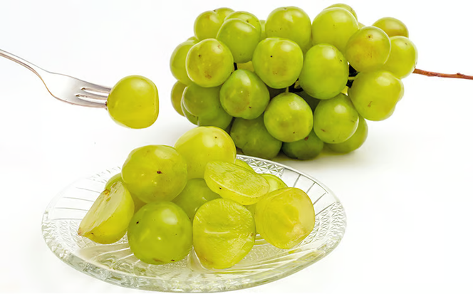 ぶどう 2026年 先行予約 瀬戸 ジャイアンツ 2房（1房480g以上）約1kg 化粧箱入り ブドウ 葡萄 岡山県産 国産 フルーツ 果物 ギフト 薄皮 皮ごと 高糖度 酸味控えめ 甘酸っぱい [№5735-1473]