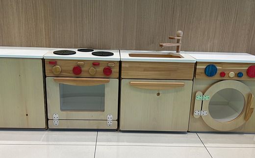 木のぬくもり　ままごとキッチン4種【洗濯機・冷蔵庫・レンジ調理器・流し台】＜出荷時期：受注発注のため、申込後2か月前後で出荷＞おもちゃ 玩具 収納 赤ちゃん おもちゃ 男の子 女の子 木製 ままごと ままごとキッチン 北海道 釧路町 釧路超 特産品 br09　121-1929-003-05