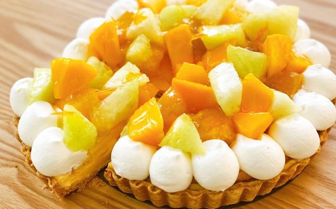 【2026年6月～発送】【マンゴー・メロン・パインを贅沢に】3種のトロピカルフルーツタルト / タルト ケーキ フルーツ マンゴー 18cm 南島原市 / アトリエジジ[SAA032]