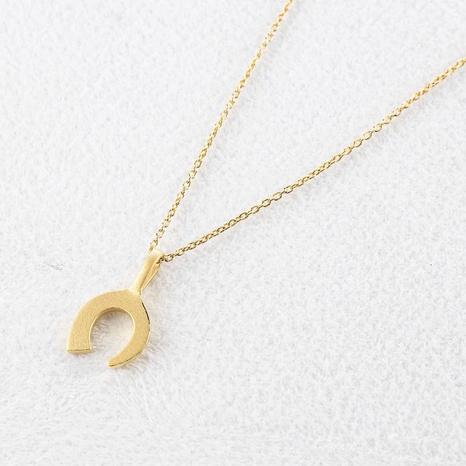 24金 ペンダントトップ レディース 純金 馬蹄 ネックレス 牙 金 ゴールド 24k お守り ホースシュー 蹄鉄 キバ ジュエリー 人気251030401k24 SWAA374