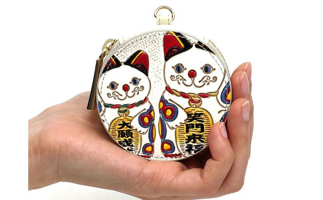 【文庫屋大関】マカロンポーチ 招き猫【皮革工芸品】 ポーチ ミニポーチ 小物入れ アクセサリー入れ イヤホン入れ 収納 保管ケース 手のひらサイズ  本革 革 皮革 工芸品 工芸 雑貨 ギフト プレゼント 日本製 東京