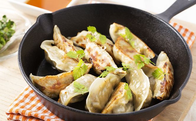 皮に加賀丸いもを練りこんだ美味蔵餃子12ヶ×10箱　120ヶ入り 肉の加工品 ぎょうざ 