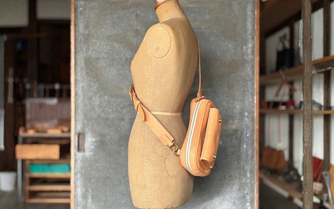 伊賀牛革ボディバッグ＜ステッチ：色選択可＞ work0006