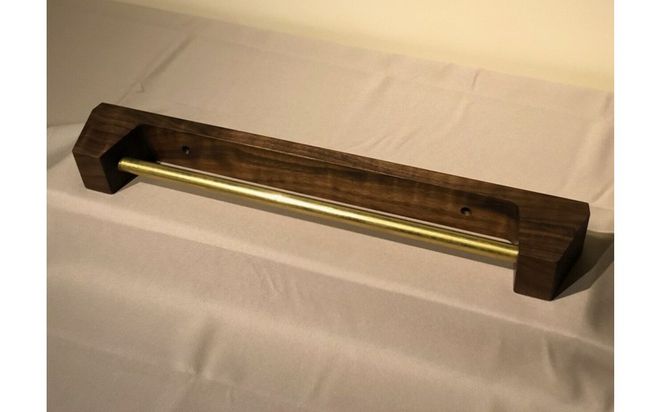 木の存在感がある｢タオルかけ｣(ウォルナット)【GOODWOODWORKS】_HA0414