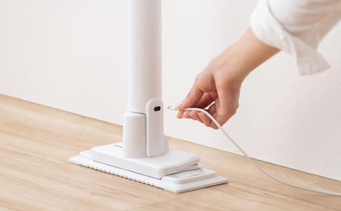 電動フロアワイパー SWD-B-W ホワイト アイリスオーヤマ 電動モップ コードレス フローリングワイパー モップ 水拭き 床掃除 雑巾 床拭き フローリング 掃除 充電式 コードレス リビング 廊下 水拭きシート対応