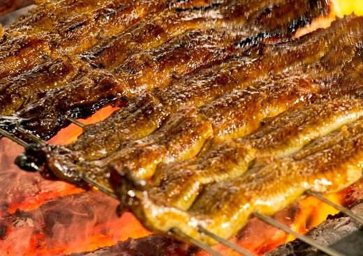 【ごちそうアワード2025 総合大賞】三河一色産うなぎの炭火焼 2尾  国産 冷蔵 簡単調理 職人 鰻 ウナギ たれ ギフト 贈り物 ご褒美 蒲焼き うな重 ひつまぶし 人気 高リピート 創業大正九年 日本料理 小伴天 ESSEふるさとグランプリ金賞受賞 H007-100