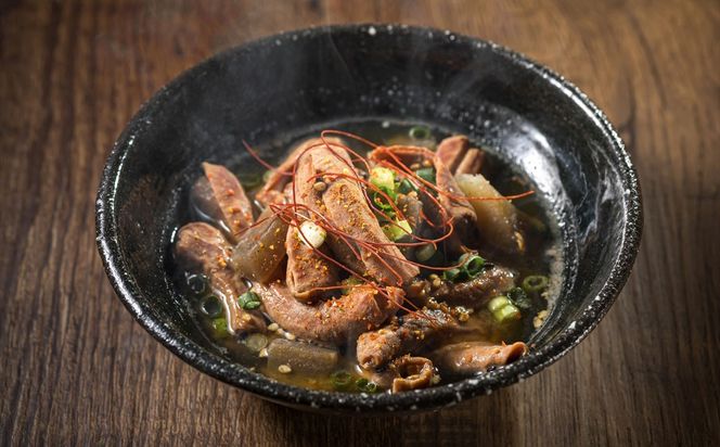 【定期便 9ケ月連続】 北海道産 もつ煮込み 170g×7パック 豚肉 豚もつ 豚ホルモン 煮込み 惣菜 晩酌 おつまみ ご飯のお供 簡単調理 温めるだけ レトルト レトルト食品 常温保存 お取り寄せ 森谷食品 トリプリしおた コラボ 一人暮らし おかず ご当地グルメ 北海道 釧路町 釧路超 特産品 br03　121-1224-143-004