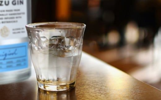 ＜OSUZU　GIN　700ml＞ K40_0004_2