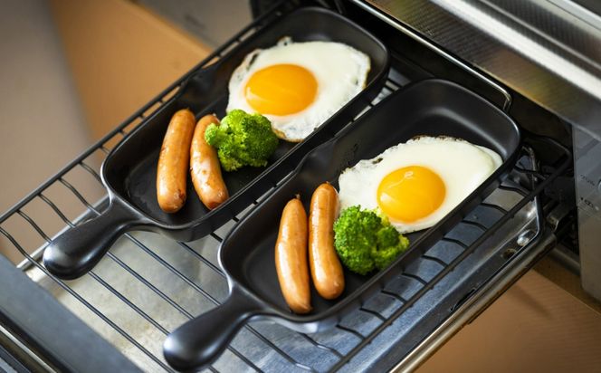 【萬古焼(ばんこやき)】Handmade土鍋 弥生陶園　職人が一つ一つ丁寧に成形し焼き上げる、こだわりの逸品　土鍋の国内生産80％のシェアを誇る伝統の萬古焼　TS-612 角グリルプレート（ハーフ）２個セット（黒釉）鉄より軽い！手間いらずの耐熱陶器製「魚焼グリル対応」【プレート、魚料理、肉料理、朝ごはん、朝食、目玉焼き、野菜、グラタン、アヒージョ、簡単、ペア、耐久性、人気、おすすめ、旨み、うまみ】