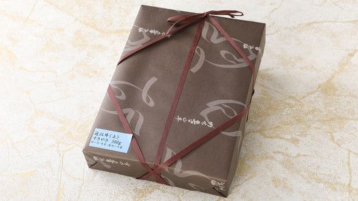 【カネ吉山本】近江牛すきやき用[上]　【500ｇ】【Y081W1】（国産牛　和牛　ブランド牛　ブランド和牛　黒毛和牛　牛肉　肉　高級　人気　おすすめ　神戸牛　松阪牛 に並ぶ 日本三大和牛 近江牛）
