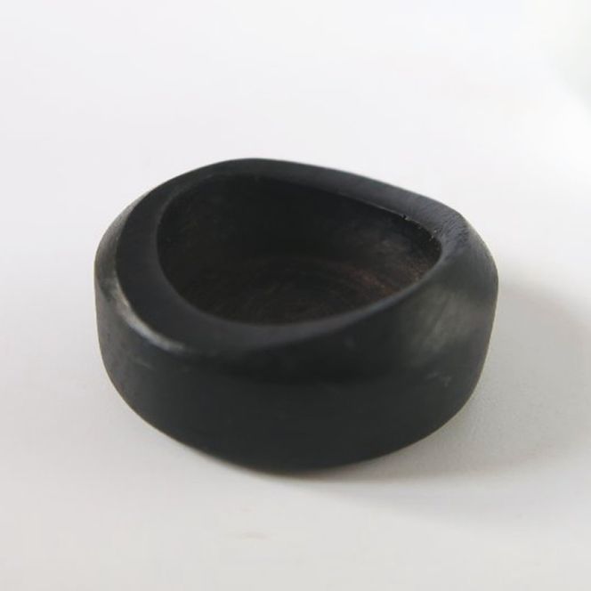 木製サムレスト セルマー、ヤマハ兼用 ［195S18］ 木製 サムレスト セルマー ヤマハ兼用 選べる 素材 シタン グラナディラ ボコーテ 肌触り 優しい素材 幅広い分野 黒色 硬い木 茶褐色 黄色 杢目 柔らかい木 管楽器用 愛知県 小牧市 送料無料