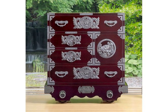 仙台箪笥 中型車箪笥 木地呂漆塗り (申込書返送後、3ヶ月～8ヶ月程度でお届け) 欅産業 職人 おすすめ 船箪笥 [インテリア タンス 収納 家具 和 モダン 高級 和箪笥 小箪笥 伝統 工芸品 仏壇 仏具 神具 飾り棚 欅 漆塗 彫金 金具 装飾 仙台箪笥 船箪笥 舟箪笥 宮城 利府 欅産業]|06_kyk-340101