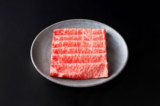【4等級以上】【カネ吉山本】近江牛［特］すきやき用サーロイン【500ｇ】【Y075W1】（国産牛　和牛　ブランド牛　ブランド和牛　黒毛和牛　牛肉　肉　高級　人気　おすすめ　神戸牛　松阪牛 に並ぶ 日本三大和牛 近江牛）