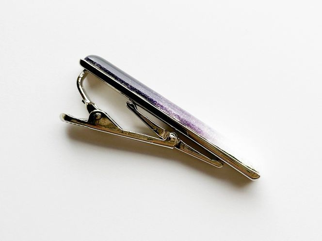 藤色の七宝焼ネクタイピン(長)