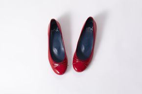 美脚に導く骨盤ケアシューズyui エナメル ダークレッド【サイズ24.0cm】 DG010VC03