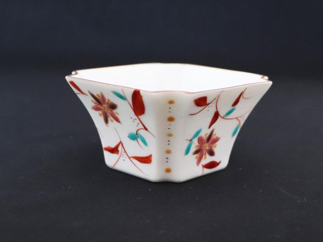 九谷焼　 2.5号小鉢揃　花唐草　a01 食器 キッチン雑貨 キッチンアイテム 雑貨 小物 お皿 小皿 食卓 テーブルコーディネート 