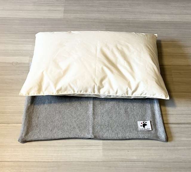 【たっぷり!!リアルダウン使用】ペット用　羽毛クッションベッドセット　犬や猫が大好き!!　ペットベッド　H162-041