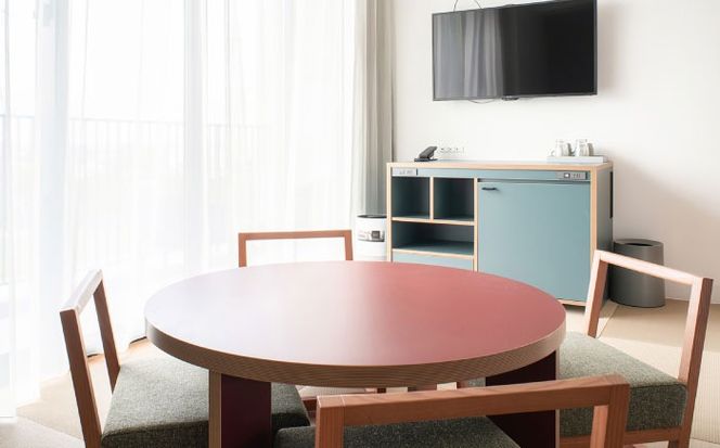 レフ沖縄アリーナ by ベッセルホテルズ デラックスルーム 1泊2日 宿泊券 (1〜4名様/朝食付き) 宿泊利用券 沖縄旅行 ホテル チケット ギフト 沖縄市 / 株式会社すこやかホールディングス[BCAP004]