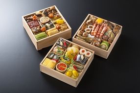 迎春おせち「和三段重」ホテルプラザ勝川謹製【冷蔵発送】※北海道・青森・岩手・秋田・福岡・佐賀・熊本・長崎・鹿児島・大分・宮崎・沖縄、その他離島へのお届けはできません。 ※2025年12月31日にお届け