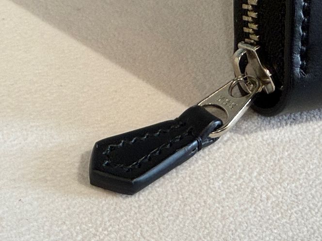 革職人が作った牛革ラウンドファスナー長財布［BLK］ 304018_AX26VC02