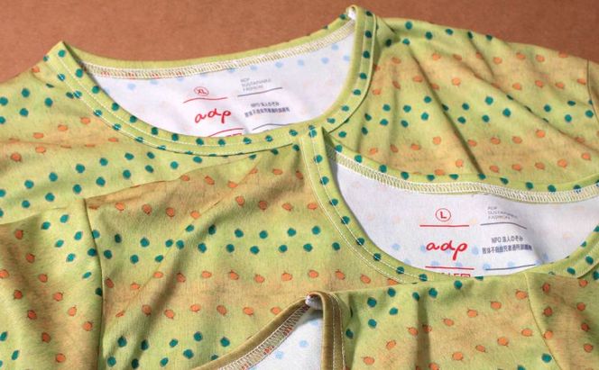 Tシャツ 感覚刺激Tシャツ 03AO 洋服 ファッション 総柄Tシャツ プレゼント 手書き 絵画 アート作品 通気性 柔軟性 日本製 福祉施設 ワークショップ 東京都 墨田区