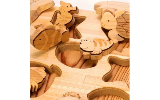 【CF-R7hbk】YKS023　山のくじら舎 かくれんぼパズル うみべ 木製 玩具 赤ちゃん ベビー 幼児 男の子 女の子 ギフト 包装 ラッピング プレゼント 贈り物 贈答 出産祝い 誕生日祝い のし 熨斗対応 高知県産