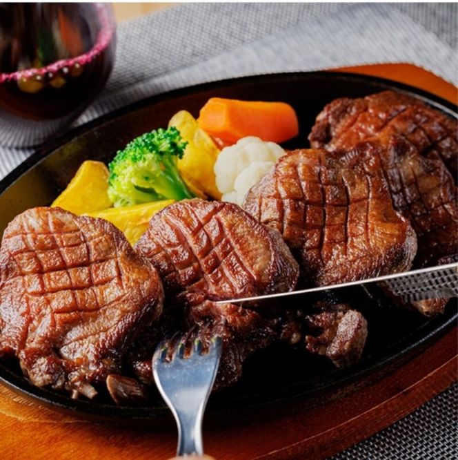牛タン 厚切り 仙台名物 400g (3～4人前) 仲卸厳選 | 厚さ8mm タン元 霜降り 牛肉 肉 焼肉 ステーキ 贈り物 ギフト お取り寄せ プレゼント お祝い お歳暮 お正月 クリスマス