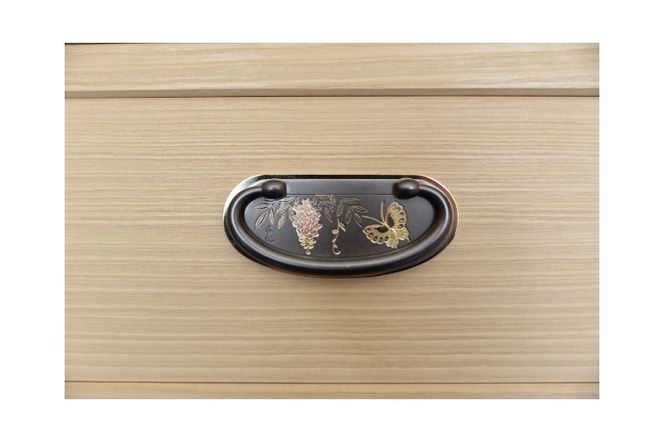 春日部総桐胴厚整理箪笥（七段引き出し－3ツ割小引出し）【埼玉県　春日部市　伝統工芸　収納　家具　桐たんす　タンス】（AQ014）