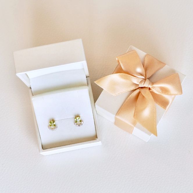 【ジュエリー】K10 イエローゴールド　ペリドット ピアス 保証書付 SMK-5220  242-004-e