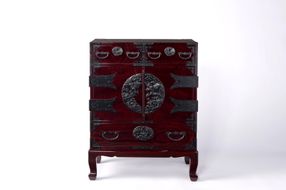 仙台箪笥　二尺猫足　両開き　木地呂塗【伝統 工芸品 グッドデザイン賞 タンス たんす 和タンス 仙台】 041009_GJ001