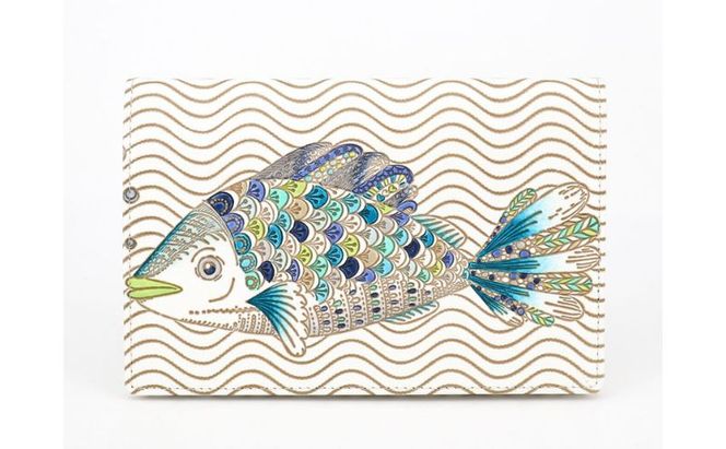 【文庫屋大関】パーソナルホルダー　ザ・フィッシュ【皮革工芸品】 雑貨 日用品 ブックカバー パスポートケース 貴重品入れ マルチケース シンプル 和風 革小物 