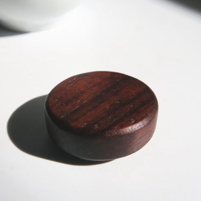 木製サムレスト セルマー、ヤマハ兼用 ［195S18］ 木製 サムレスト セルマー ヤマハ兼用 選べる 素材 シタン グラナディラ ボコーテ 肌触り 優しい素材 幅広い分野 黒色 硬い木 茶褐色 黄色 杢目 柔らかい木 管楽器用 愛知県 小牧市 送料無料