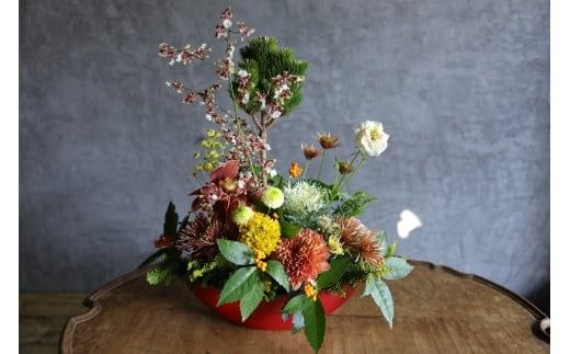 ■お正月限定■ [ お任せ ] 華やかフラワーアレンジメント　生花 フラワーアレンジメント 年内配送 正月 新年 迎春 植物 室内 屋内 玄関 床の間 インテリア ※2025年12月下旬に順次発送予定 ※12月31日までにお届け