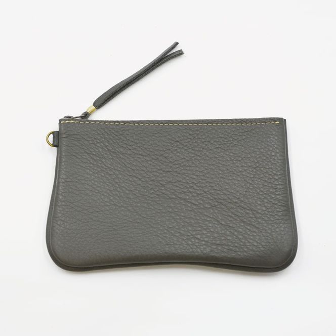 益子の革工房maharoのファスナー通帳ケース　ダークグレー｜栃木県 益子町 ふるさと納税 ファスナー通帳ケース 牛革 手作り（AX139-5）