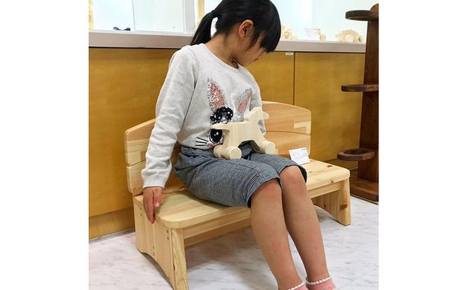 木製キッズチェア 『こどもベンチ にじ』 （カラー：クリア）│パイン材 木製椅子 子供用 木製ベンチ ハンドメイド WoodPark 和歌山県美浜町