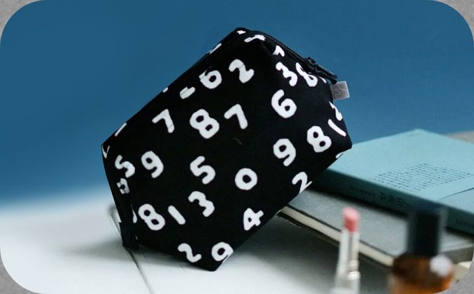 【SOU・SOU】がまポーチ/SO-SU-U昆(こん)濡羽色(ぬればいろ)｜京都 ポーチ 人気ブランド［ テキスタイルデザイン 京都 ブランド 鞄 ソウソウ おしゃれ 人気 おすすめ シンプル 柄 旅行 おでかけ ポーチ かばん プレゼント ギフト お取り寄せ 通販 送料無料 ふるさと納税 ］ 261009_A-RV011