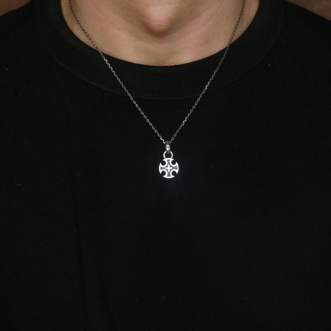 small iron cross pendant アイアン クロス ペンダント ｜ シルバー アクセサリー 十字架 モチーフ 925 ペンダントトップ ネックレス チャーム ジュエリー アクセ ファッション ハンドメイド 人気 シンプル ギフト プレゼント 年末年始 お中元 お歳暮 内祝い 快気祝い