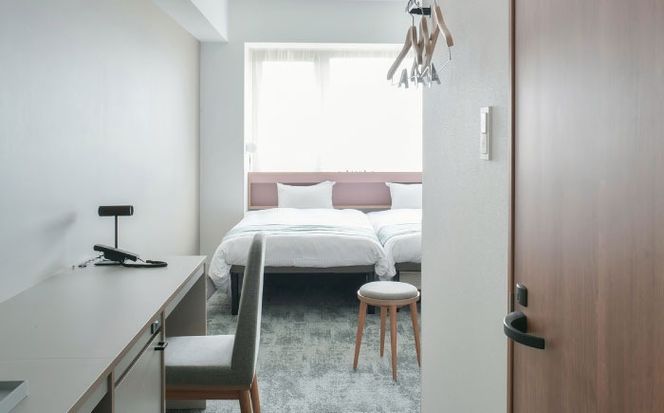 レフ沖縄アリーナ by ベッセルホテルズ スタンダードルーム 1泊2日 宿泊券 (1〜2名様/朝食付き) 宿泊利用券 沖縄旅行 ホテル チケット ギフト 沖縄市 / 株式会社すこやかホールディングス[BCAP002]