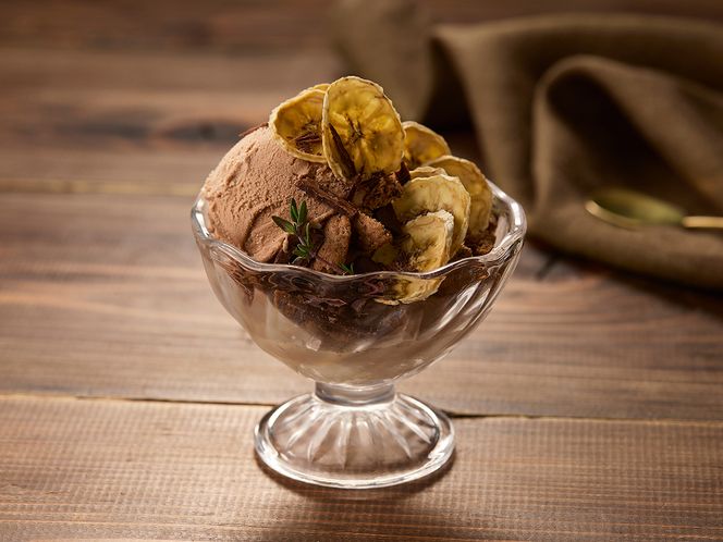 ノンオイル乾燥バナナ 100g(100g×1袋) ［175R04］ ノンオイル 乾燥 バナナ 100g 油不使用 砂糖不使用 甘味 低カロリー 保存に便利 チャック付き ドライフルーツ ヨーグルト アイスクリーム トッピング 焼き菓子 おやつ 愛知県 小牧市 送料無料