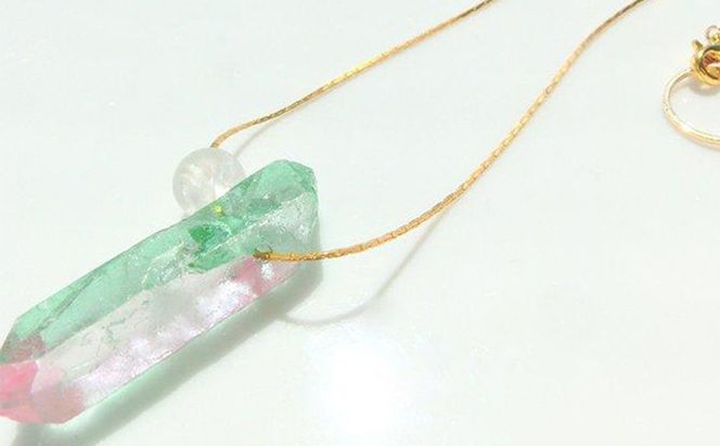 sweetie ネックレス アクセサリー 1個【シンプル  グラデーション グリーン ピンク クリスタル 可愛い ハンドメイド 手作り  職人 上品 大人な雰囲気 ギフト プレゼント ラッピング 結婚式 普段使い Q 北海道 幕別町】